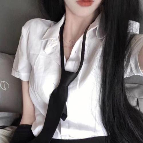 霓虹灯下的哨兵